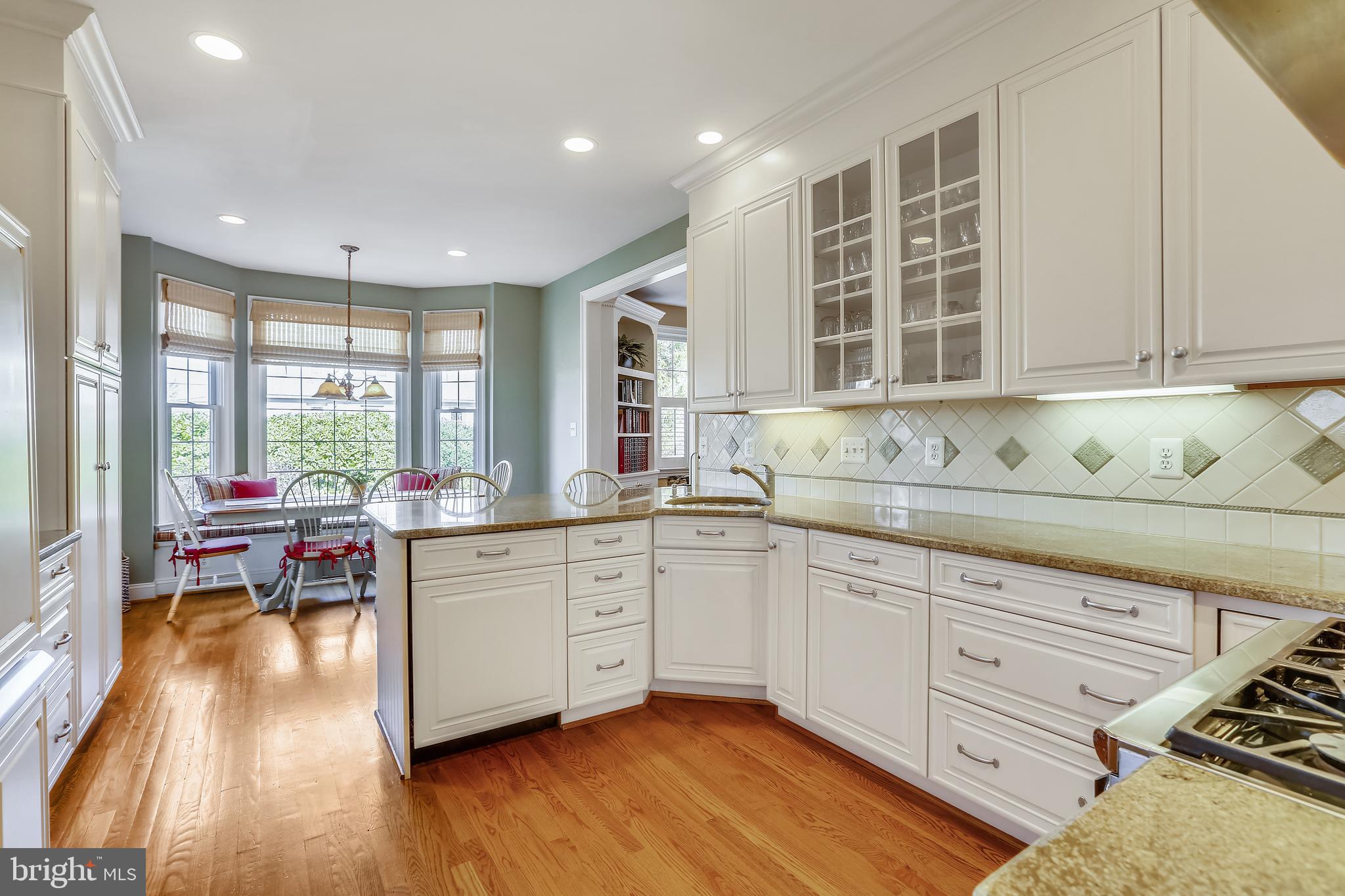 5905 Wilmett Road Bethesda, MD 20817 - Photo 10 of 49 Kitchen