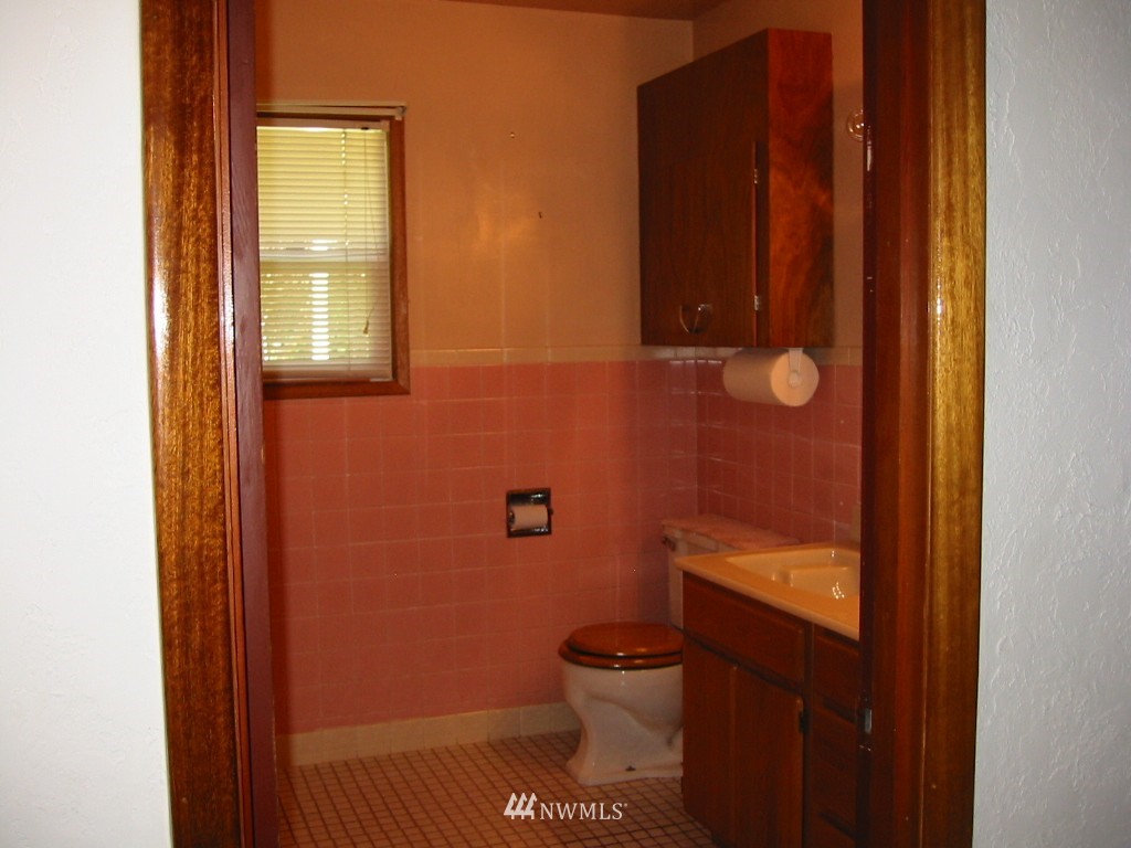2812 Rocky Point Road Northwest Bremerton, WA 98312 - Photo 11 of 15 Gallery Image 11
