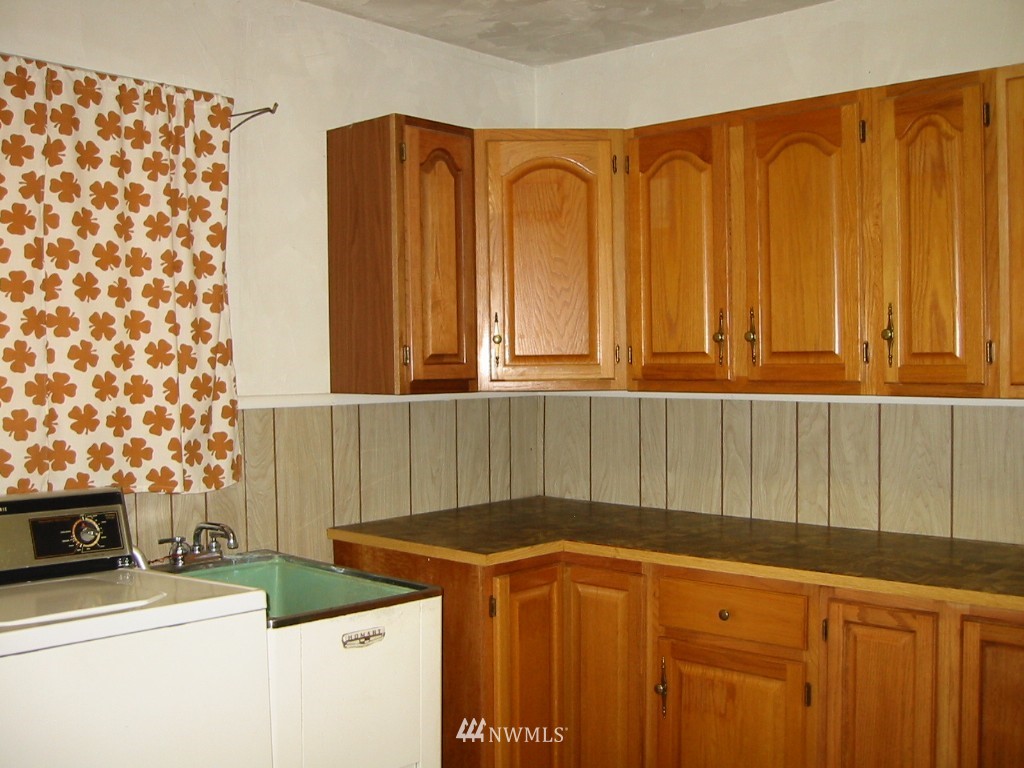 2812 Rocky Point Road Northwest Bremerton, WA 98312 - Photo 4 of 15 Gallery Image 4