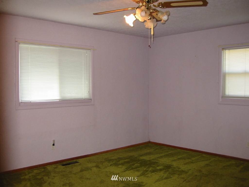 2812 Rocky Point Road Northwest Bremerton, WA 98312 - Photo 8 of 15 Gallery Image 8