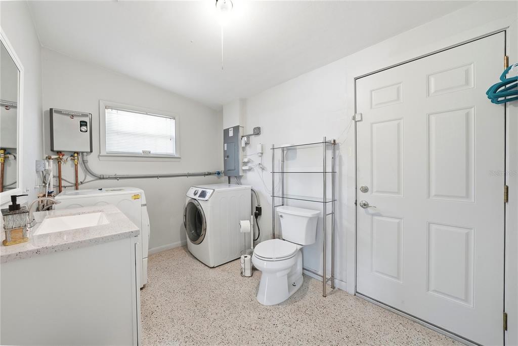 10437 52nd Avenue North St. Petersburg, FL 33708 - Photo 21 of 36