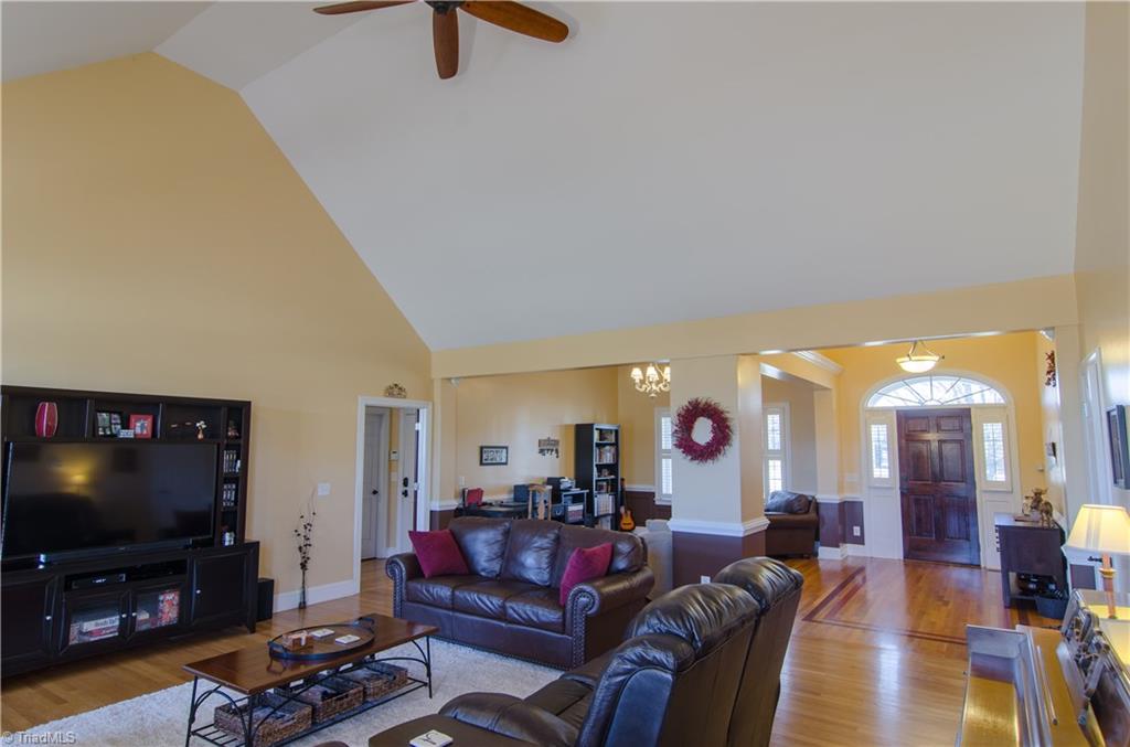2202 Brigham Road Greensboro, NC 27409 - Photo 3 of 30 Gallery Image 3