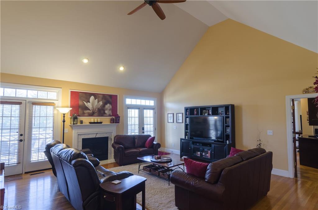 2202 Brigham Road Greensboro, NC 27409 - Photo 5 of 30 Gallery Image 5