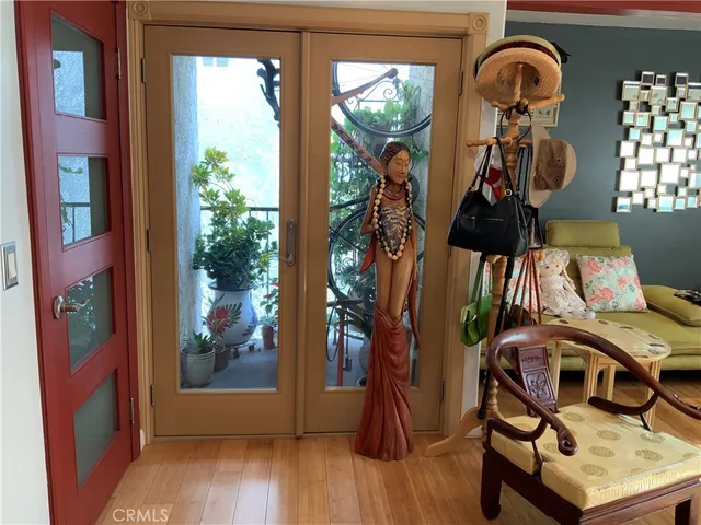 $515,000 | 409 Burchett Street, Unit 220, Glendale, CA 91203