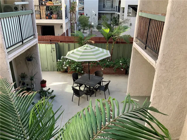 $515,000 | 409 Burchett Street, Unit 220, Glendale, CA 91203