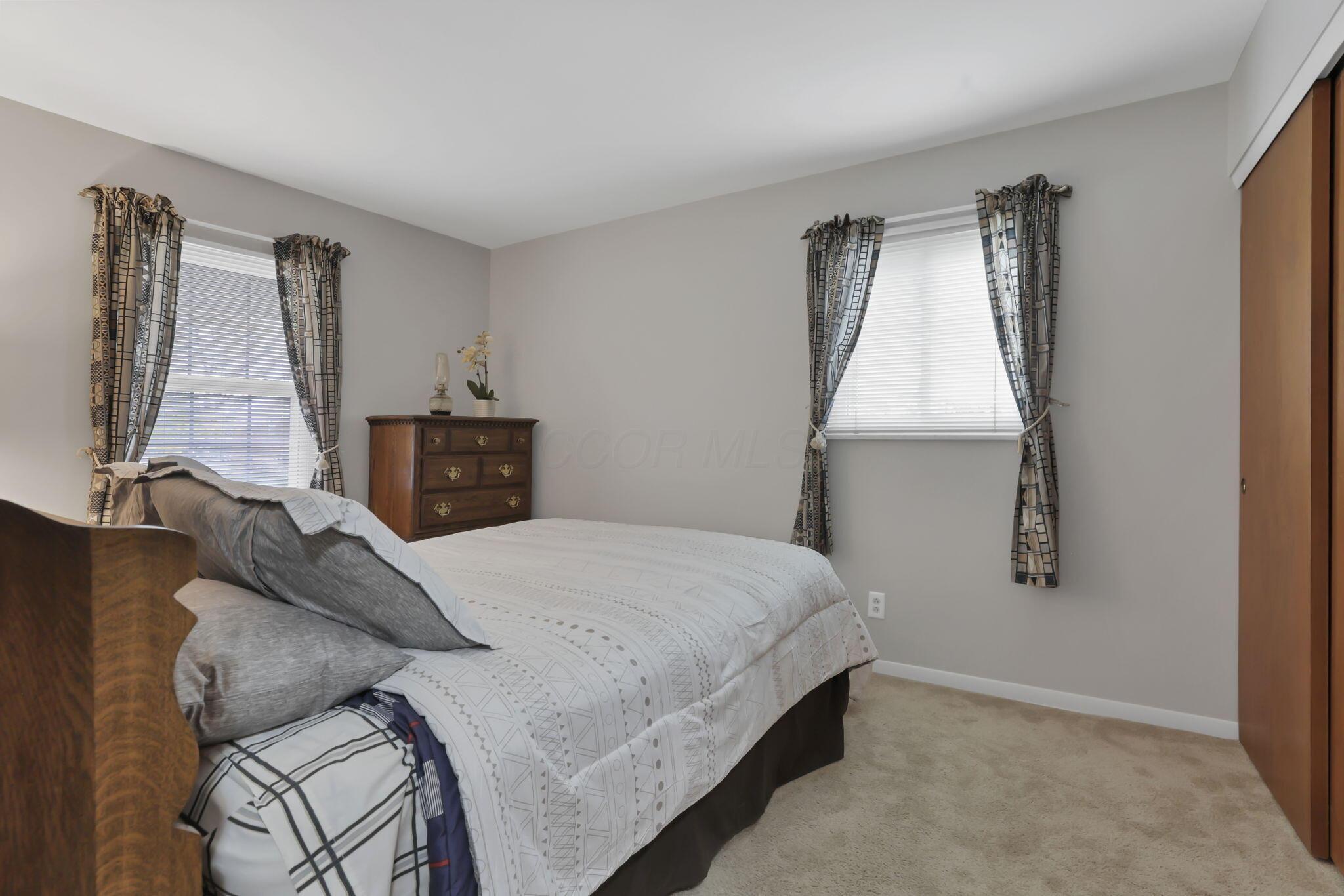 1248 Gresham Road Columbus, OH 43204 - Photo 10 of 35 30-web-or-mls-011A8228