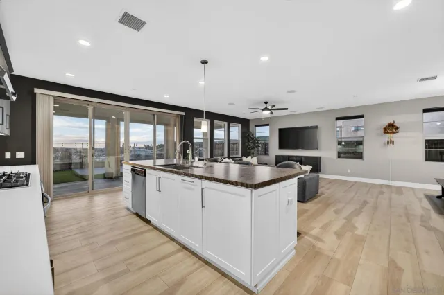 $1,365,000 | 894 Camino Cantera, Chula Vista, CA 91913