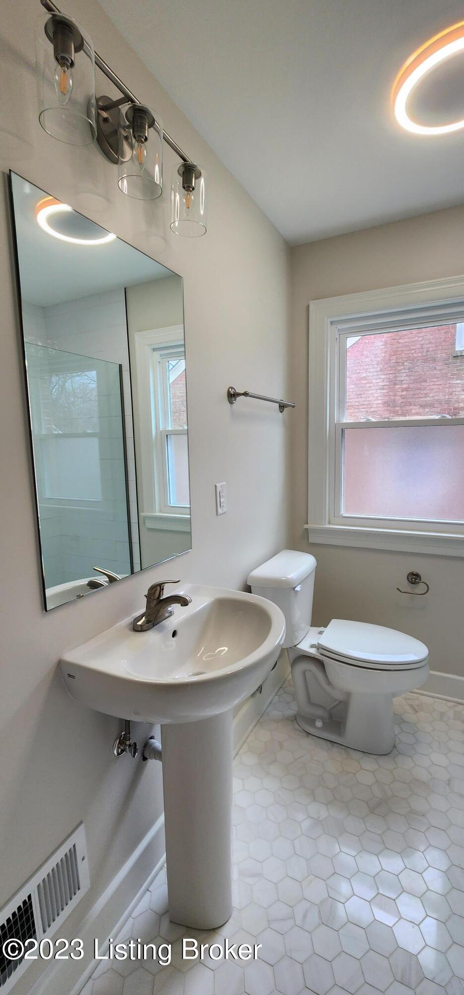 905 Perryman Road Louisville, KY 40207 - Photo 30 of 106 20230111_152015