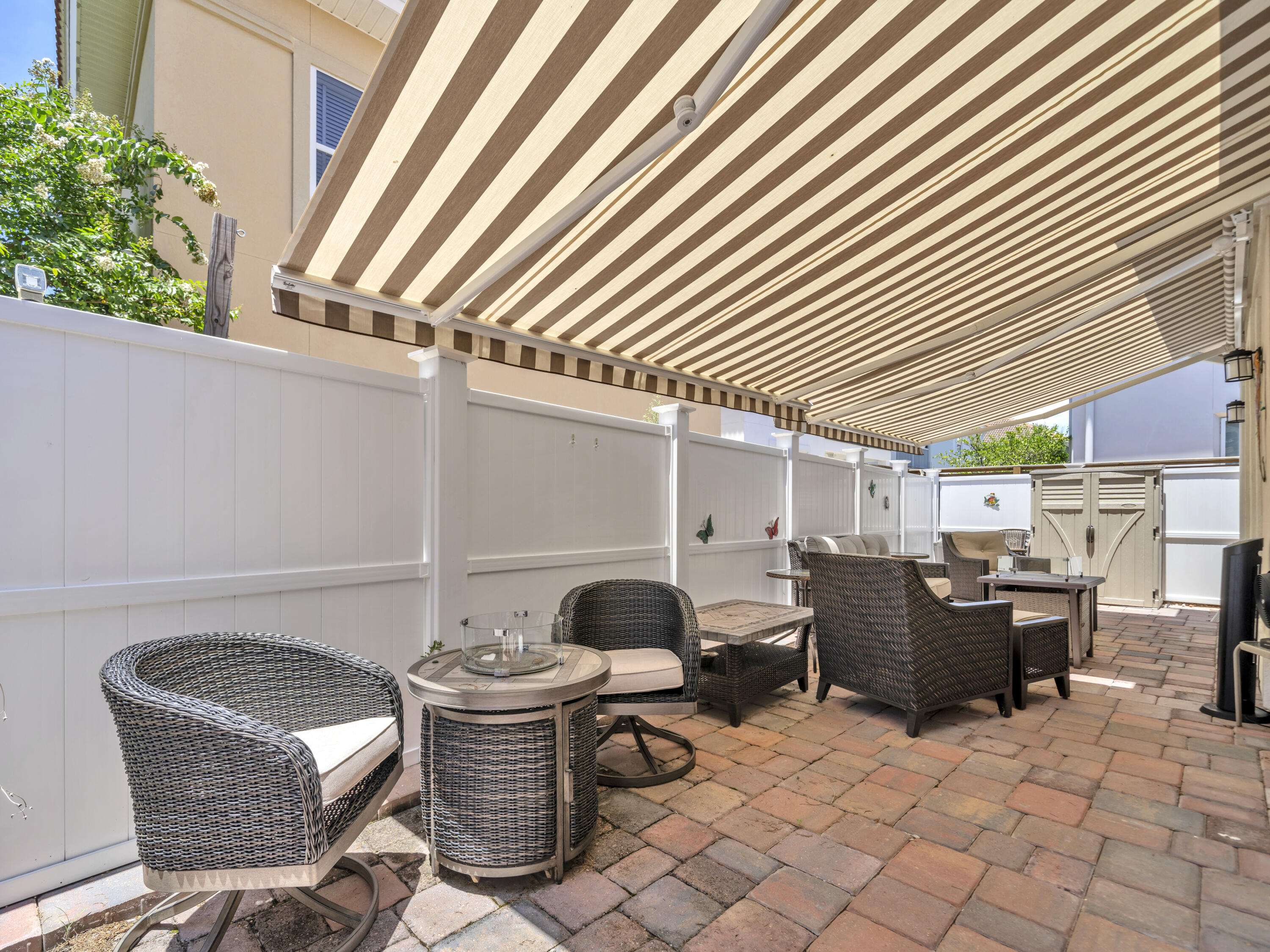 4707 Amhurst Circle Destin, FL 32541 - Photo 27 of 40 a living room with furniture and a window