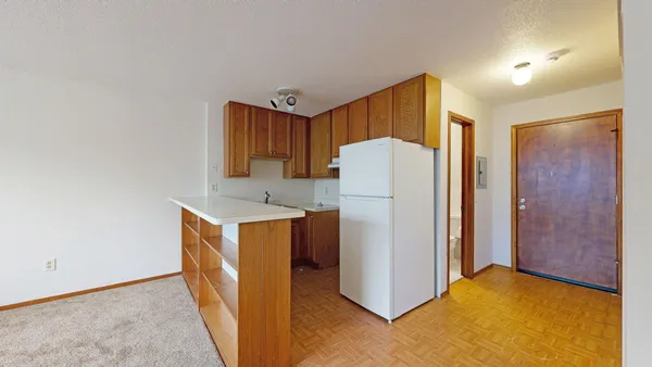 $995 | 2216 Pleasant Avenue, Unit 204, Minneapolis, MN 55404