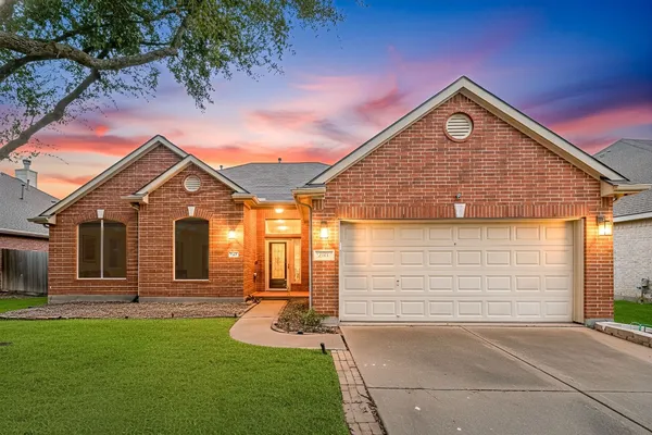 $439,900 | 2010 Lincoln Crest Way, Sugar Land, TX 77498