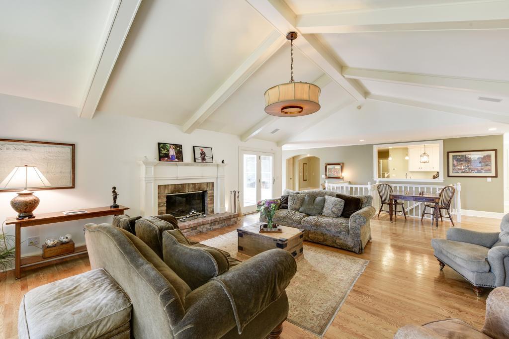 790 Pleasantview Road Chanhassen, MN 55317 - Photo 7 of 43