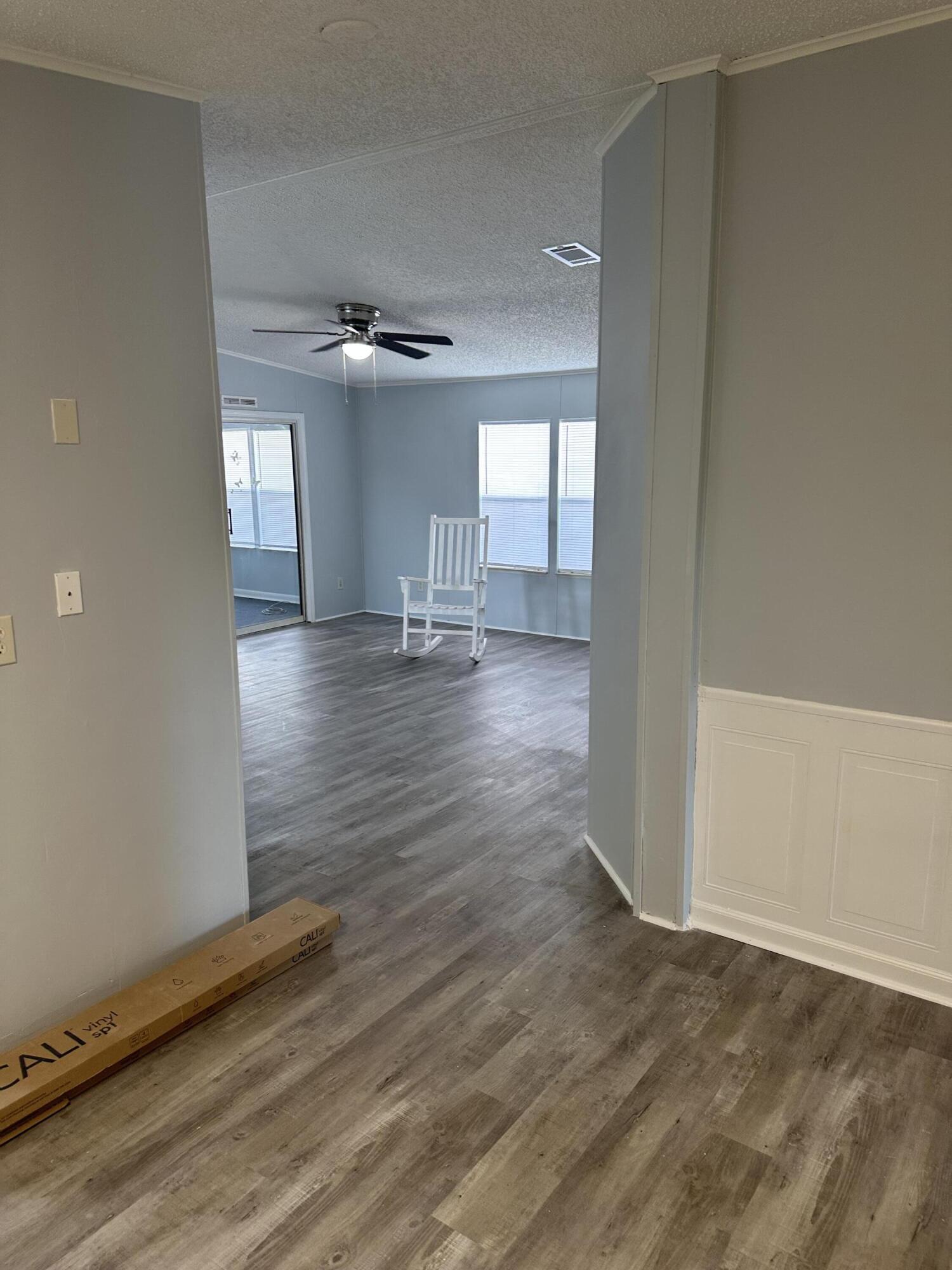 528 Tropical Isles Circle Fort Pierce, FL 34982 - Photo 5 of 16 IMG_7307