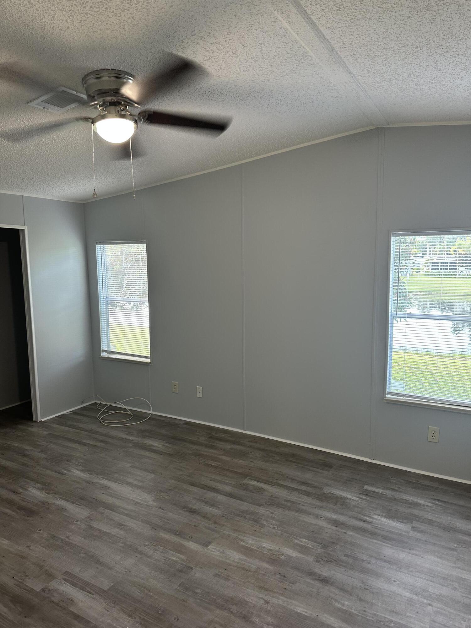 528 Tropical Isles Circle Fort Pierce, FL 34982 - Photo 8 of 16 IMG_7300