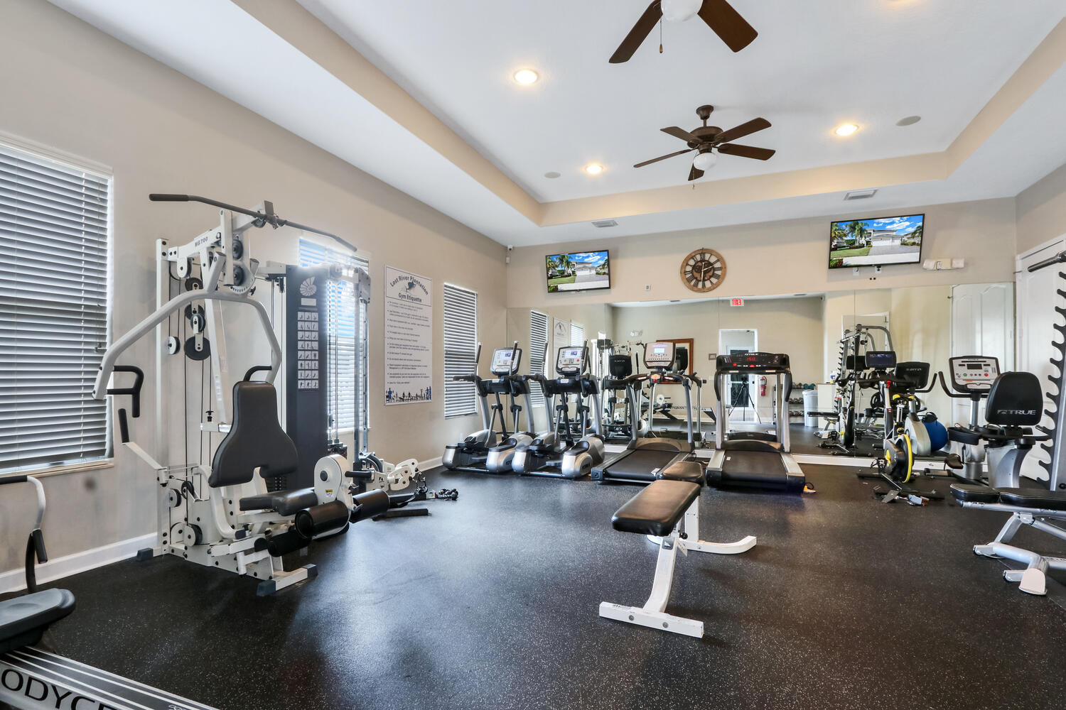 585 Southwest Yacht Basin Way Stuart, FL 34997 - Photo 31 of 31 a view of a room with gym equipment