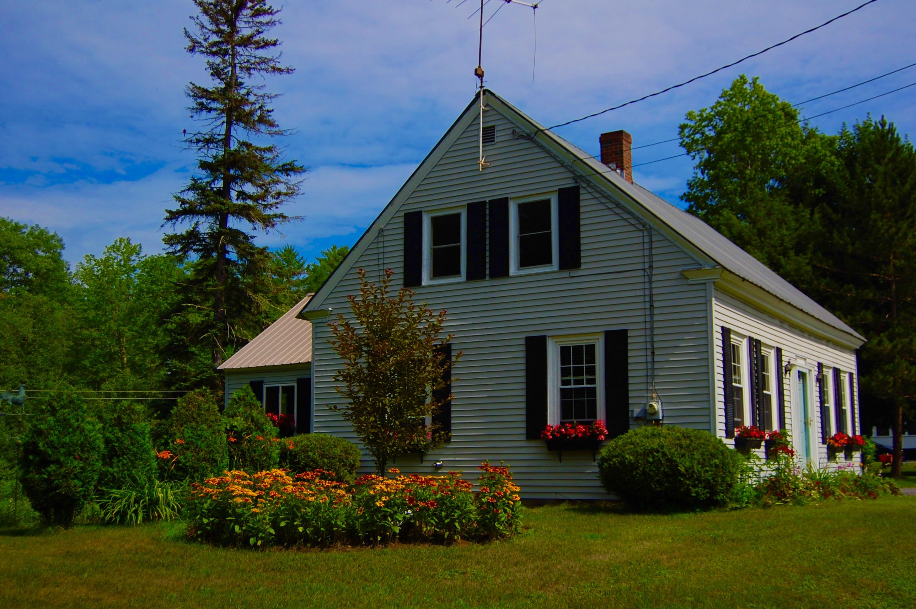 10 Lovejoy Pond Road Wayne, ME 04284 - Photo 8 of 65 YardHouseFlowers