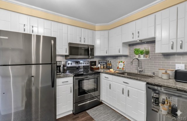 1420 Maple Road, Unit 6 Amherst, NY 14221 - Photo 9 of 49 Kitchen virtually staged