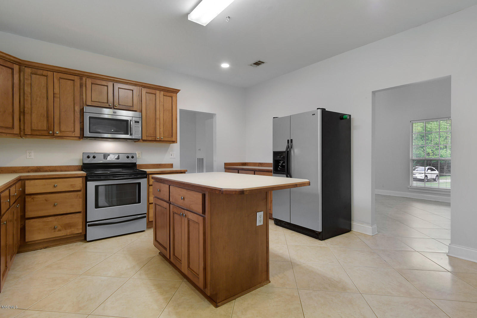 13077 John Road Gulfport, MS 39503 - Photo 8 of 23 009_1600x1067_mls_1600x1067