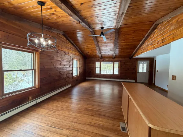 $359,900 | 982 Ten Rod Road, Farmington, NH 03835