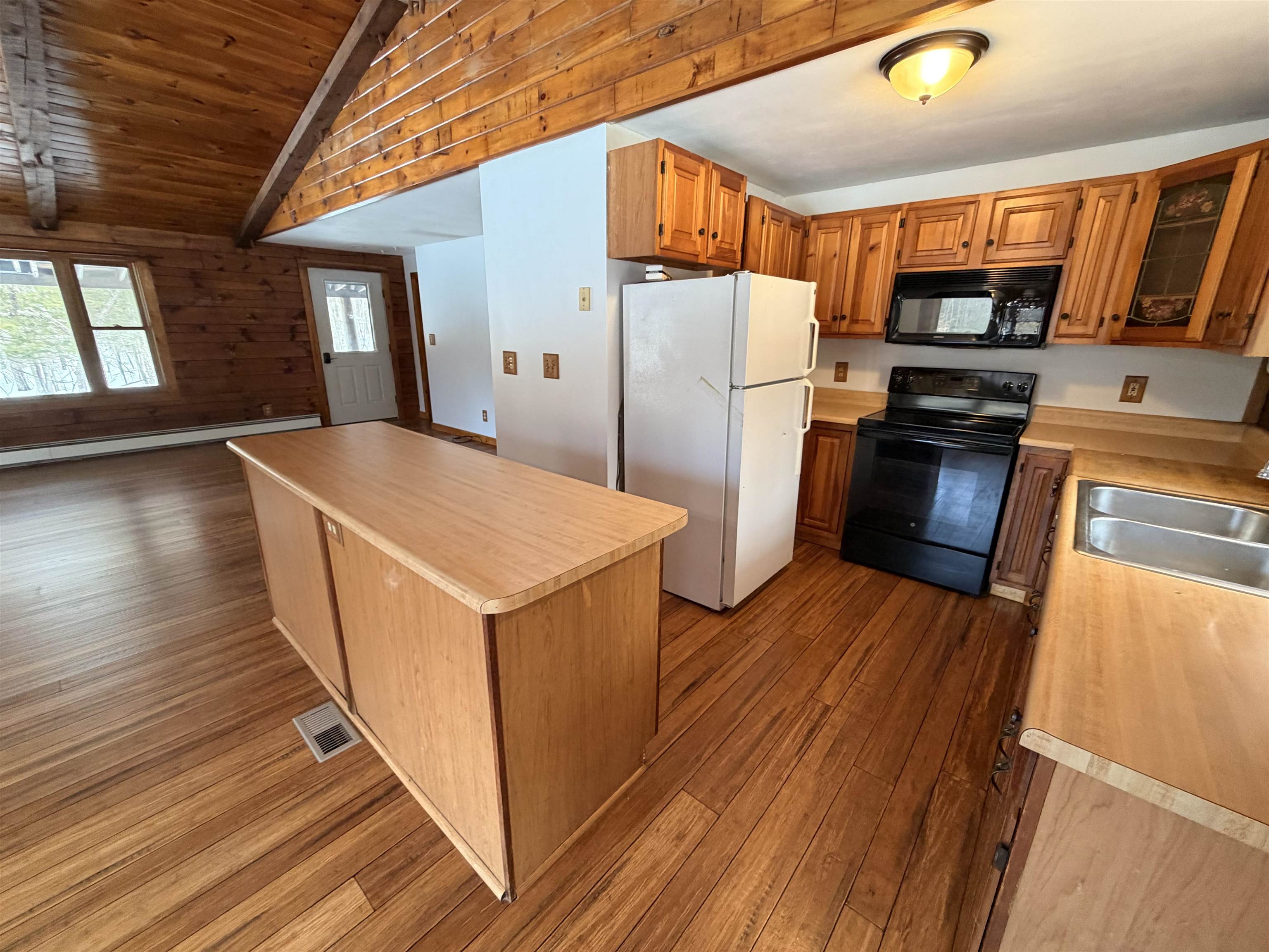 982 Ten Rod Road Farmington, NH 03835 - Photo 4 of 22 Gallery Image 4