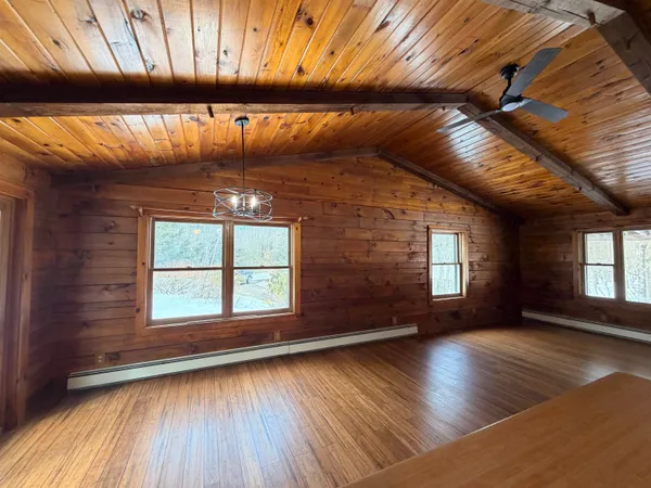 $359,900 | 982 Ten Rod Road, Farmington, NH 03835