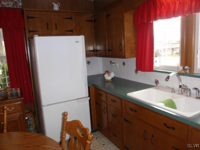 4492 Steuben Road Bethlehem, PA 18020 - Photo 24 of 41 Another view of the kitchen, tile back splash