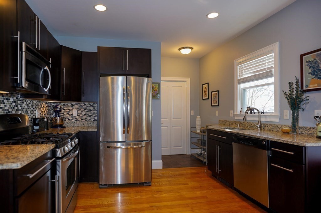 21-23 Marion Road, Unit 2 Belmont, MA 02478 - Photo 11 of 26