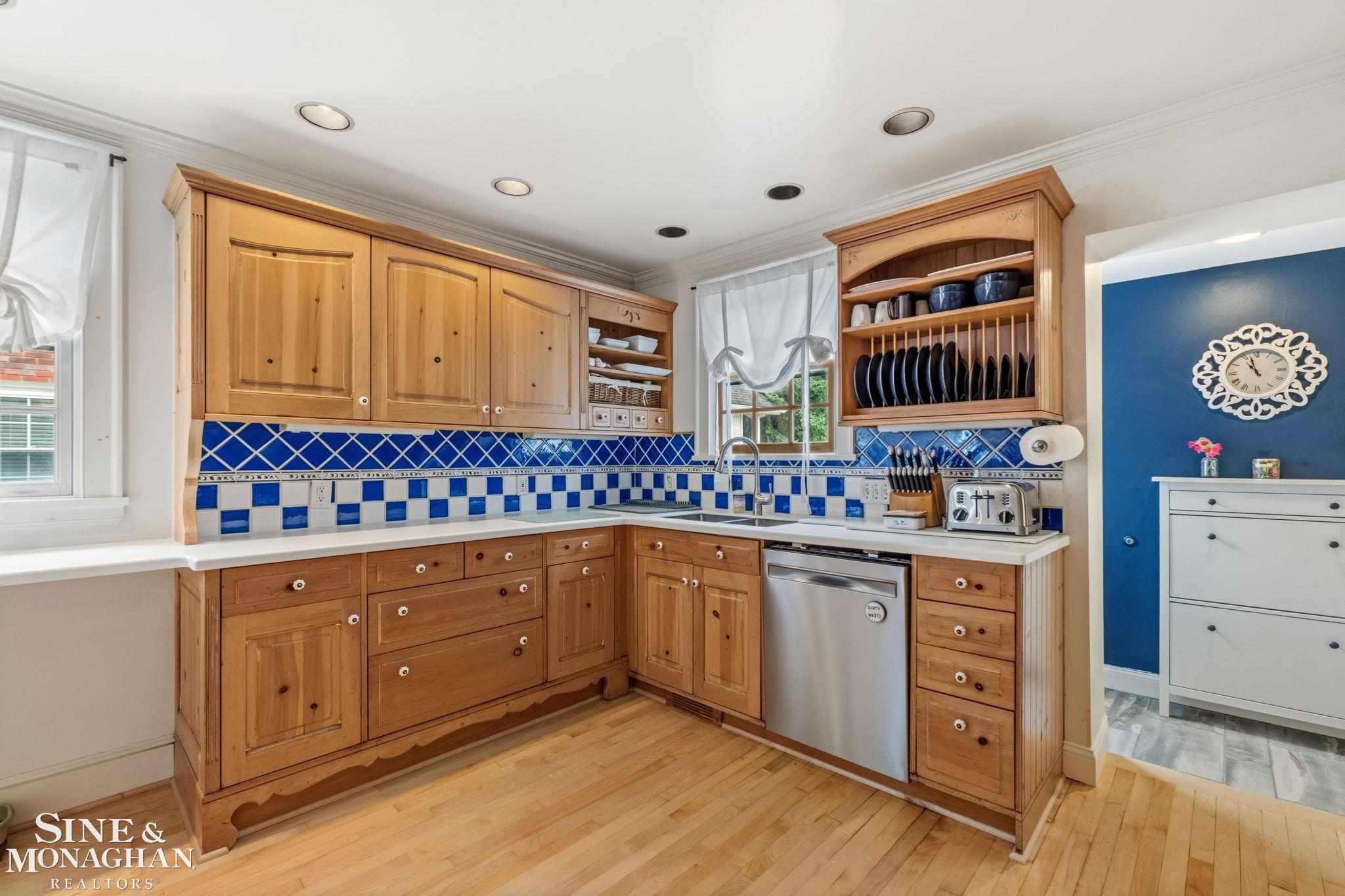 580 Hampton Road Grosse Pointe Woods, MI 48236 - Photo 26 of 77