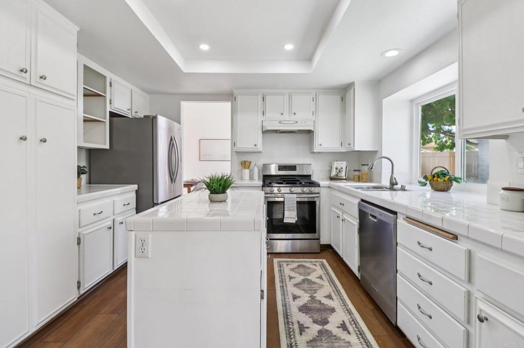 4243 Via Clemente Oceanside, CA 92057 - Photo 10 of 43