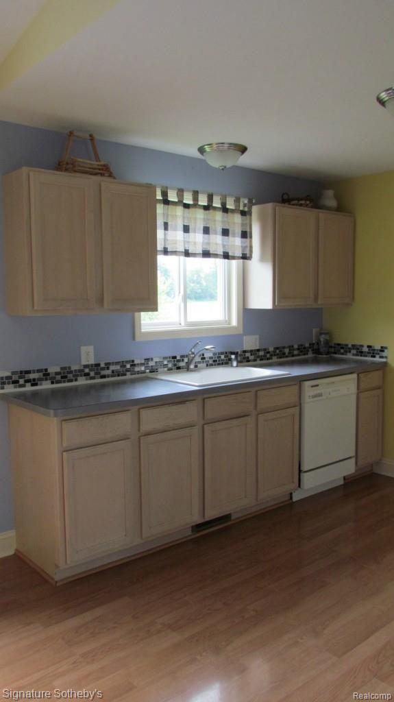 10232 Sharp Road Swartz Creek, MI 48473 - Photo 6 of 30 IMG_5650.jpg