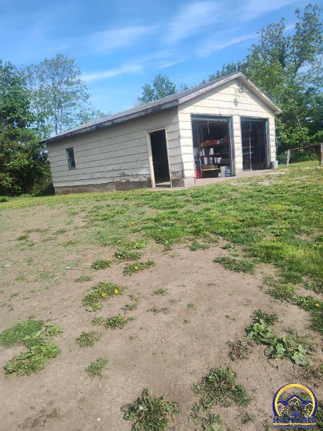 11080 286th Road Holton, KS 66436 - Photo 5 of 29