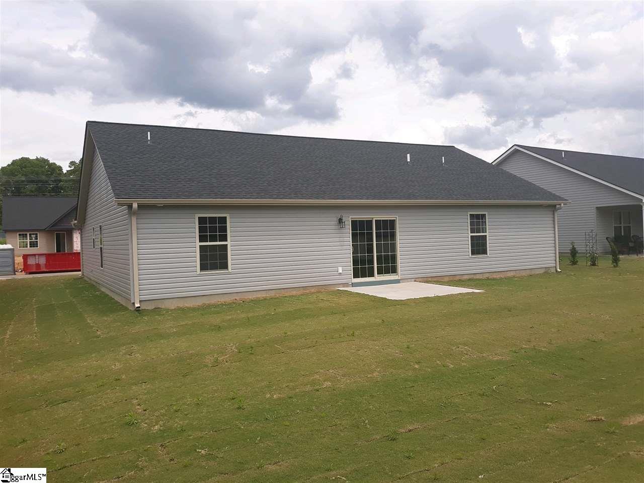 112 Sleepy River Road Simpsonville, SC 29681 - Photo 2 of 5 Gallery Image 2