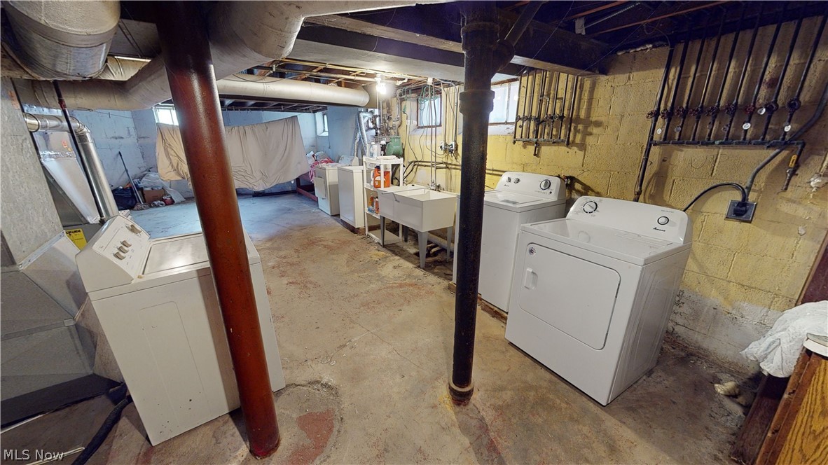 13694 Cedar Road Cleveland, OH 44118 - Photo 37 of 40 Shared Basement with washer and dryer appliances for both units