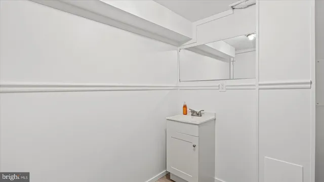 a close up view of washer and dryer