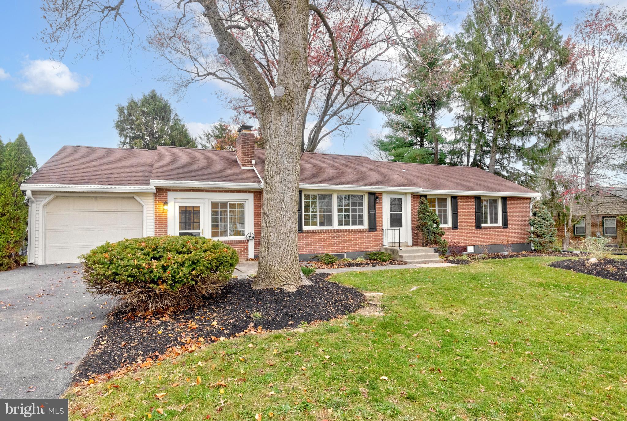 212 Ridge Hill Road Mechanicsburg, PA 17050 - Photo 1 of 28 Gallery Image 1