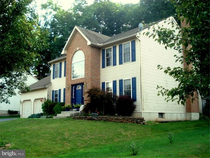 4342 Hillside Road Reading, PA 19606 - Photo 2 of 16 Gallery Image 2