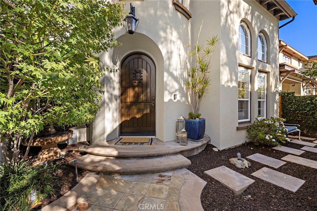 16 Wyndham Street Ladera Ranch, CA 92694 - Photo 2 of 58 a view of a building with garden