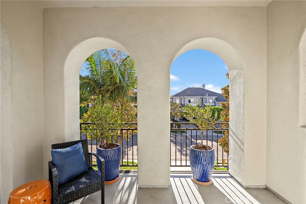 16 Wyndham Street Ladera Ranch, CA 92694 - Photo 34 of 58 a view of balcony with two chairs
