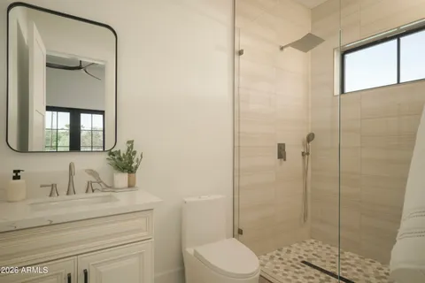 $5,994,998 | 10229 North 64th Street, Paradise Valley, AZ 85253