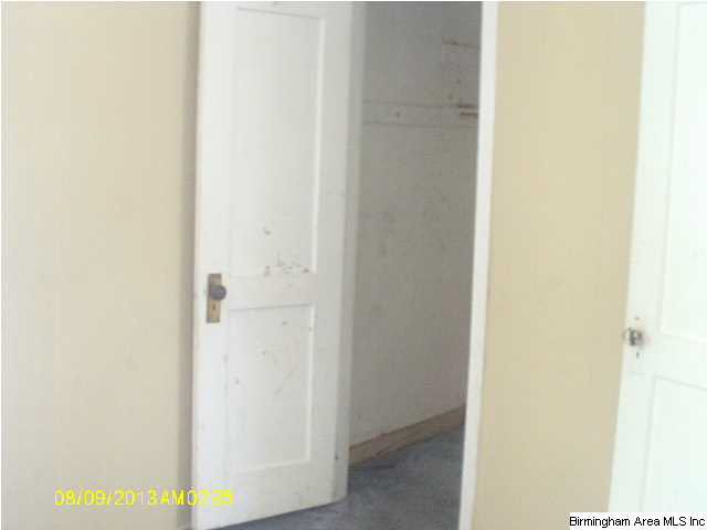 608 26th Street Southwest Birmingham, AL 35211 - Photo 7 of 9