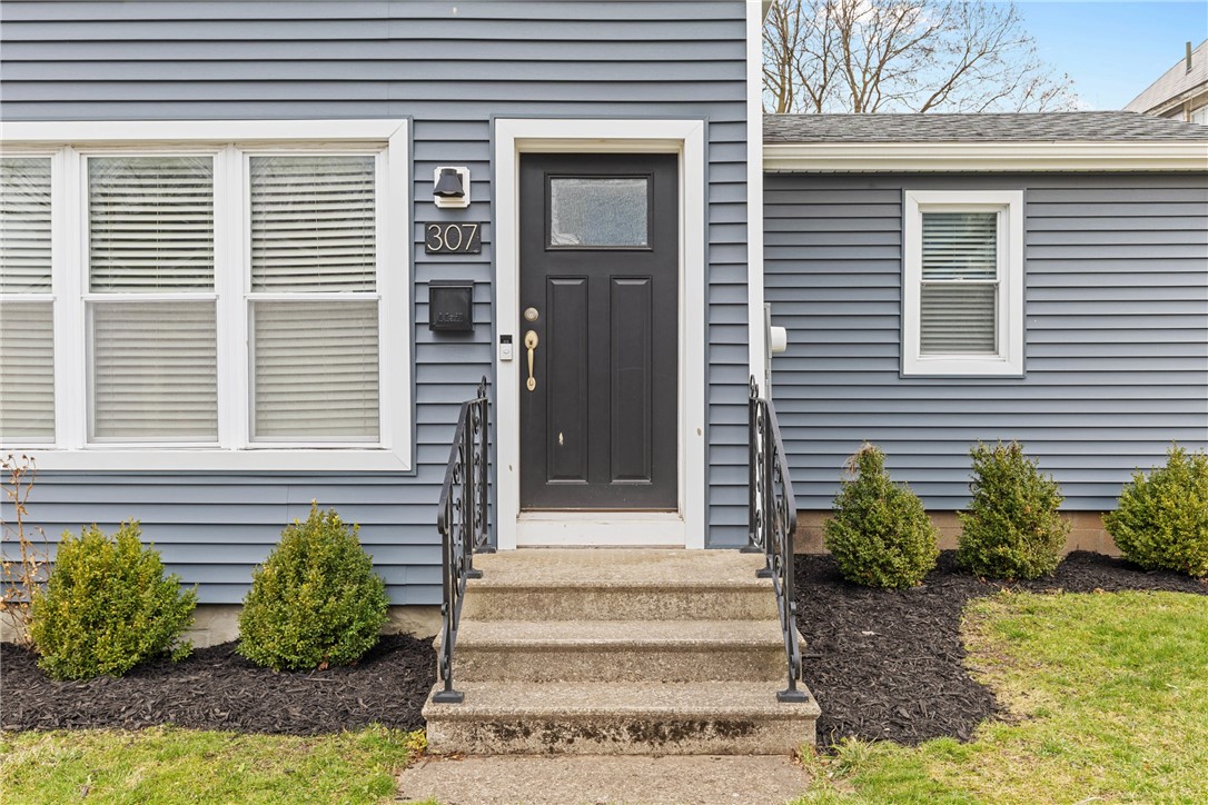 307 West Miller Street Arcadia, NY 14513 - Photo 3 of 38 Front Entry Door