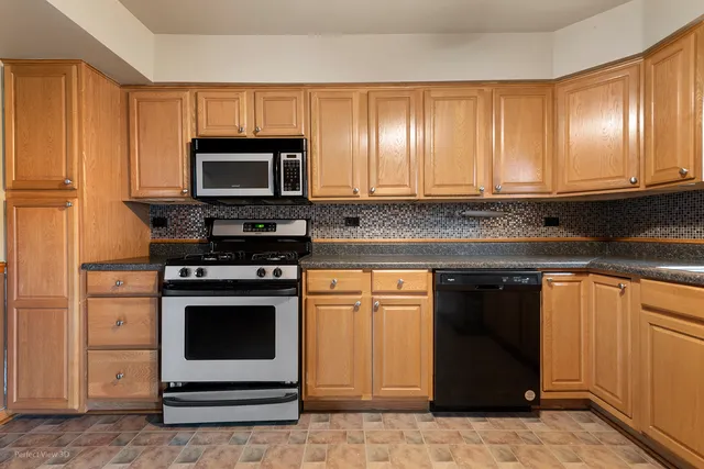 $389,900 | 16610 76th Avenue, Tinley Park, IL 60477