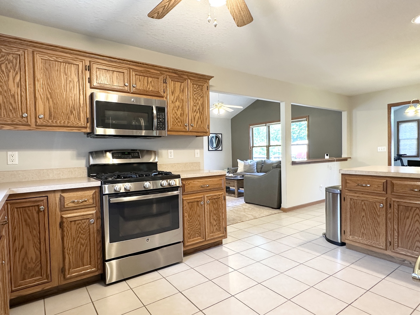 1602 Sun Ridge Drive Bourbonnais, IL 60914 - Photo 9 of 32