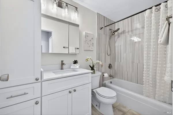 $287,000 | 300 Stony Point Road, Unit 139, Santa Rosa, CA 95401