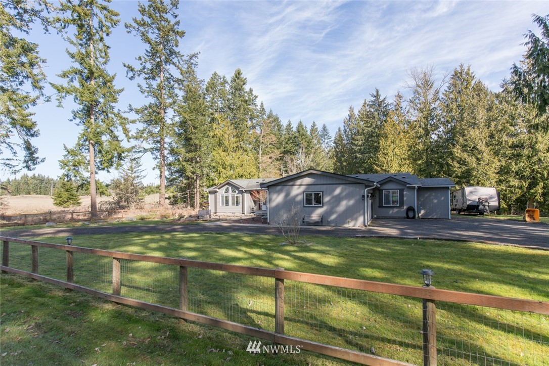 121 Gellor Road Port Angeles, WA 98362 - Photo 4 of 40 Gallery Image 4