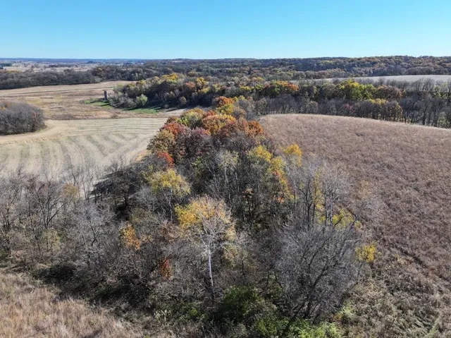 $390,000 | 11.5 M/l Acres Primrose Centre, Belleville, WI 53508