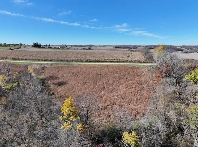 $390,000 | 11.5 M/l Acres Primrose Centre, Belleville, WI 53508