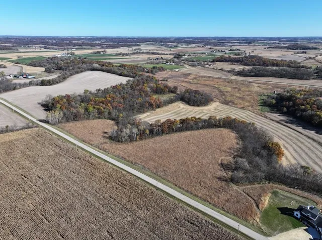 $390,000 | 11.5 M/l Acres Primrose Centre, Belleville, WI 53508