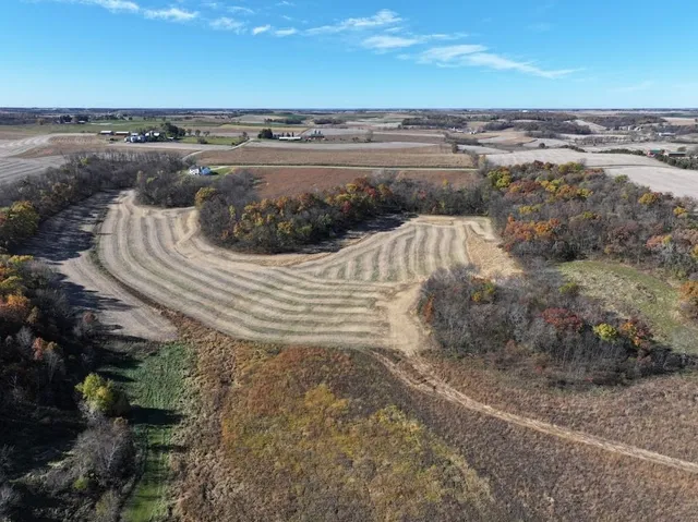 $390,000 | 11.5 M/l Acres Primrose Centre, Belleville, WI 53508