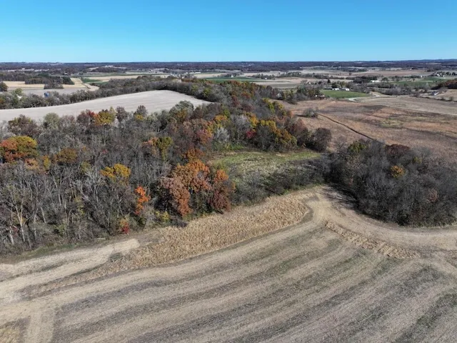$390,000 | 11.5 M/l Acres Primrose Centre, Belleville, WI 53508